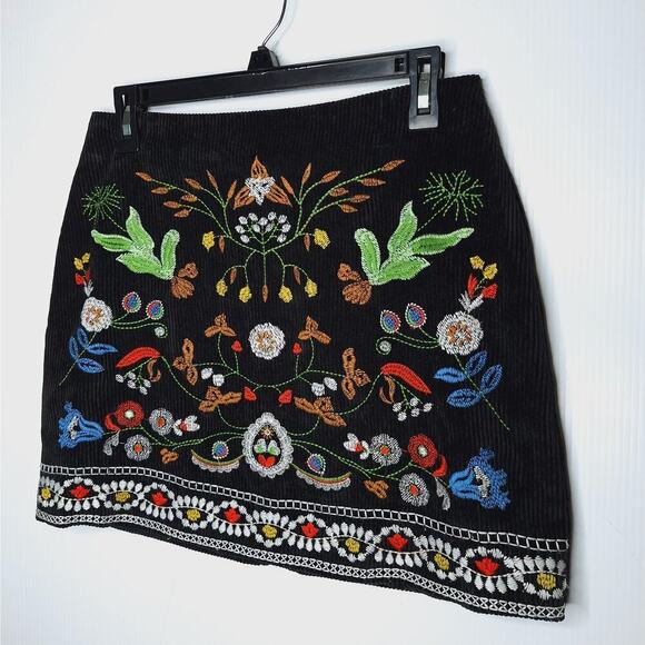 L'Atiste Embroidered Corduroy Mini Skirt Medium Wide Wale Whimsygoth Boho - Picture 2 of 10